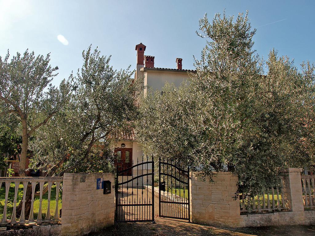 Apartments Nera Fažana エクステリア 写真